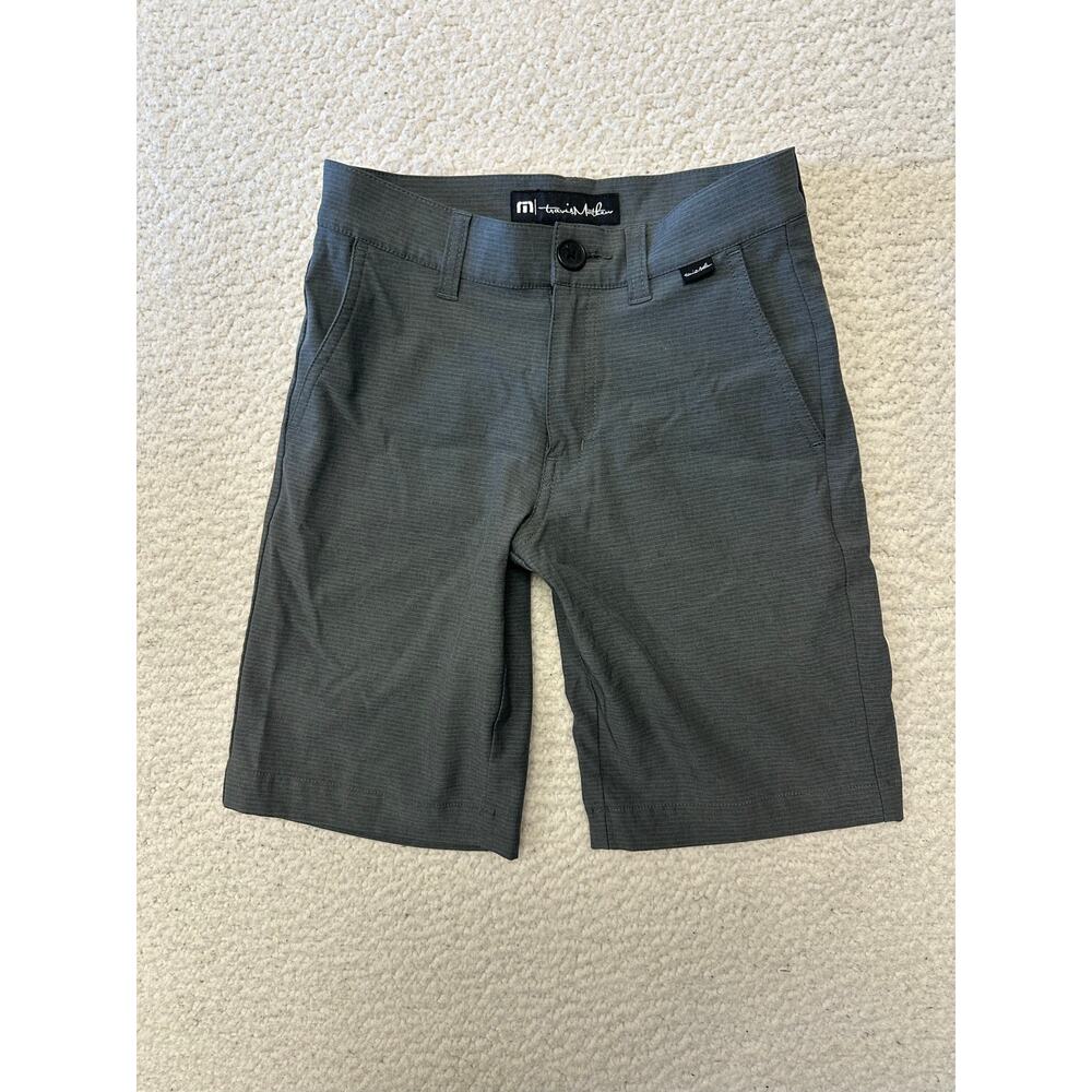 Travis Mathew Boys Shorts Size 8